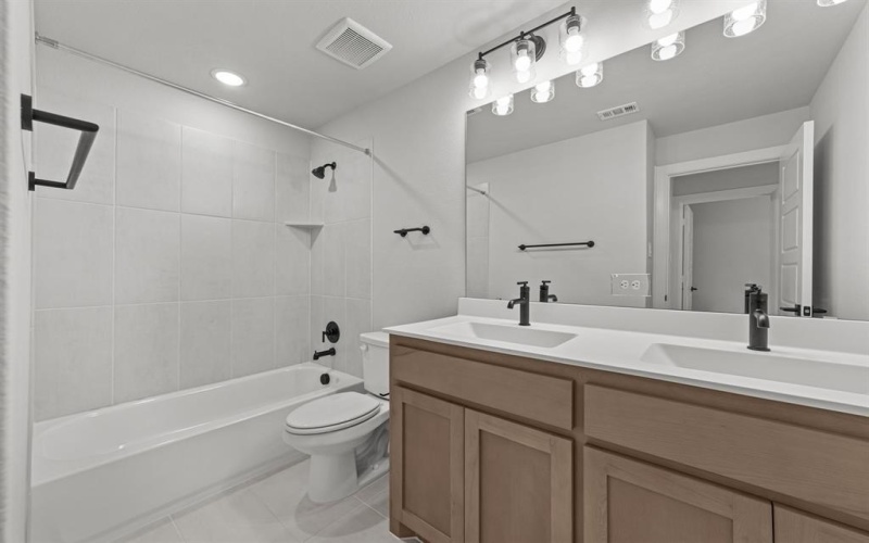 1800 Crescent Star Drive, Aubrey, TX 76227, 4 Bedrooms Bedrooms, ,3 BathroomsBathrooms,Residential,For Sale,1800 Crescent Star Drive,20875010