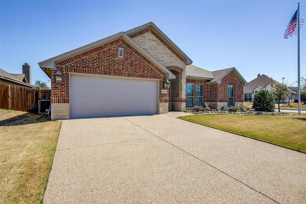6829 Canyon Rock, Benbrook, TX 76126, 4 Habitaciones Habitaciones , ,2 BañosBaños,Residential,En Venta,6829 Canyon Rock,20875661