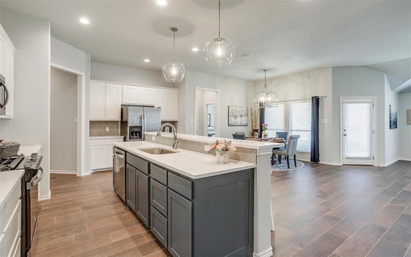 6829 Canyon Rock, Benbrook, TX 76126, 4 Habitaciones Habitaciones , ,2 BañosBaños,Residential,En Venta,6829 Canyon Rock,20875661