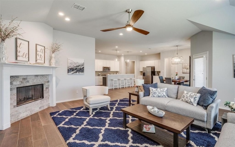 6829 Canyon Rock, Benbrook, TX 76126, 4 Habitaciones Habitaciones , ,2 BañosBaños,Residential,En Venta,6829 Canyon Rock,20875661
