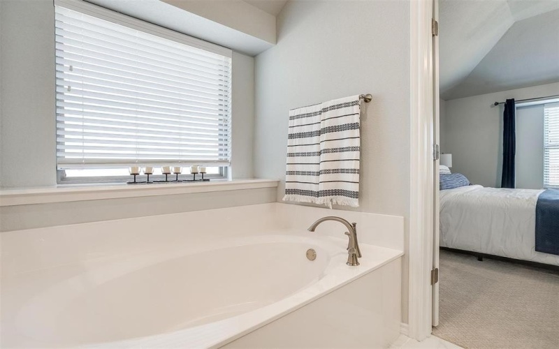 6829 Canyon Rock, Benbrook, TX 76126, 4 Habitaciones Habitaciones , ,2 BañosBaños,Residential,En Venta,6829 Canyon Rock,20875661