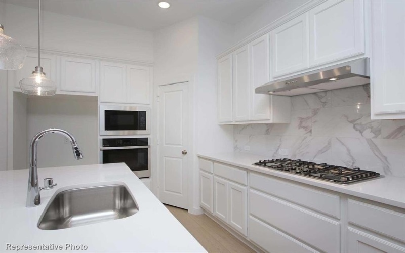 2406 Cornwall Lane, Forney, TX 75126, 4 Habitaciones Habitaciones , ,5 BañosBaños,Residential,En Venta,2406 Cornwall Lane,20875707