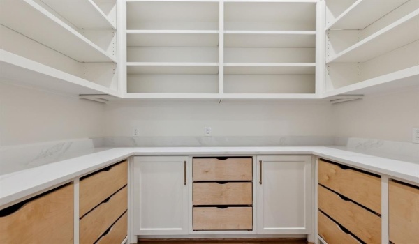 10930 Beauty Lane, Dallas, TX 75229, 5 Bedrooms Bedrooms, ,6 BathroomsBathrooms,Residential,For Sale,10930 Beauty Lane,20873437