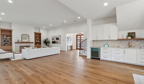 10930 Beauty Lane, Dallas, TX 75229, 5 Bedrooms Bedrooms, ,6 BathroomsBathrooms,Residential,For Sale,10930 Beauty Lane,20873437