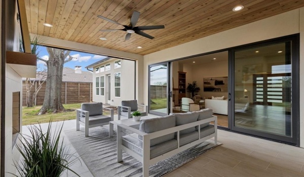 10930 Beauty Lane, Dallas, TX 75229, 5 Bedrooms Bedrooms, ,6 BathroomsBathrooms,Residential,For Sale,10930 Beauty Lane,20873437