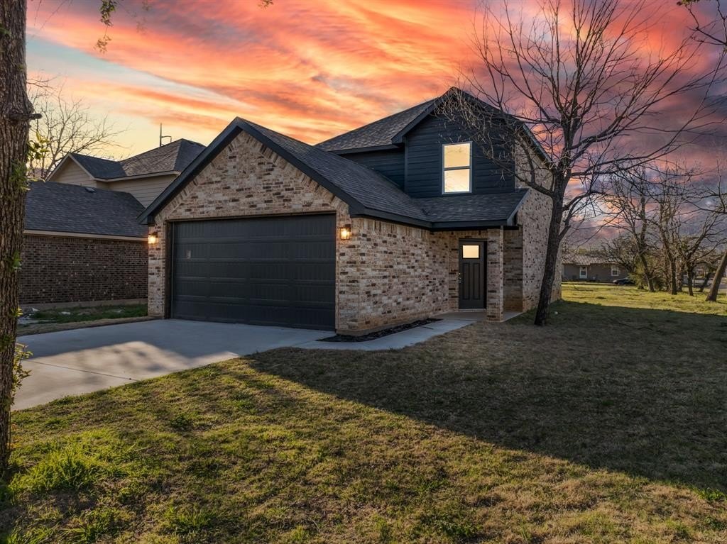 202 Robbins Street, Cleburne, TX 76031, 3 Bedrooms Bedrooms, ,2 BathroomsBathrooms,Residential,For Sale,202 Robbins Street,20876519