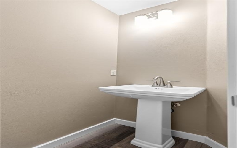 202 Robbins Street, Cleburne, TX 76031, 3 Bedrooms Bedrooms, ,2 BathroomsBathrooms,Residential,For Sale,202 Robbins Street,20876519