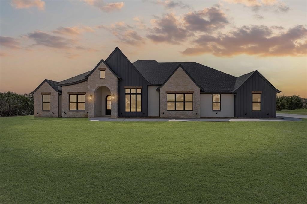 7103 Heathington Court, Granbury, TX 76049, 4 Habitaciones Habitaciones , ,3 BañosBaños,Residential,En Venta,7103 Heathington Court,20876728