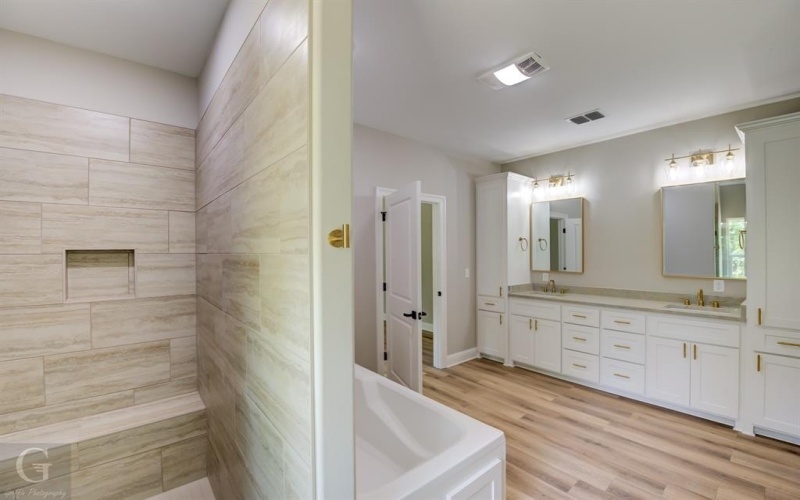 1025 Voss Road, Stonewall, LA 71078, 4 Bedrooms Bedrooms, ,2 BathroomsBathrooms,Residential,For Sale,1025 Voss Road,20877030