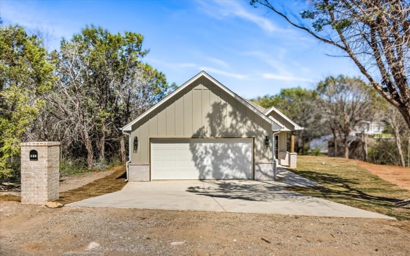 832 Blackfoot Court, Granbury, TX 76048, 3 Bedrooms Bedrooms, ,2 BathroomsBathrooms,Residential,For Sale,832 Blackfoot Court,20877136