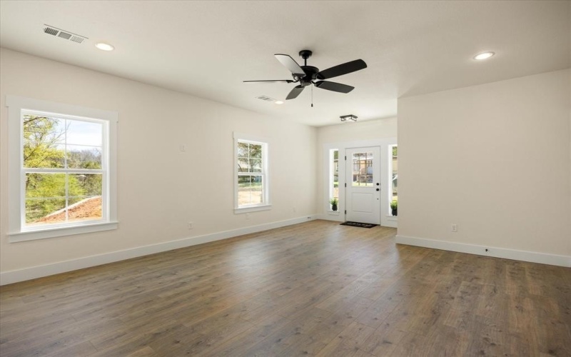 832 Blackfoot Court, Granbury, TX 76048, 3 Bedrooms Bedrooms, ,2 BathroomsBathrooms,Residential,For Sale,832 Blackfoot Court,20877136