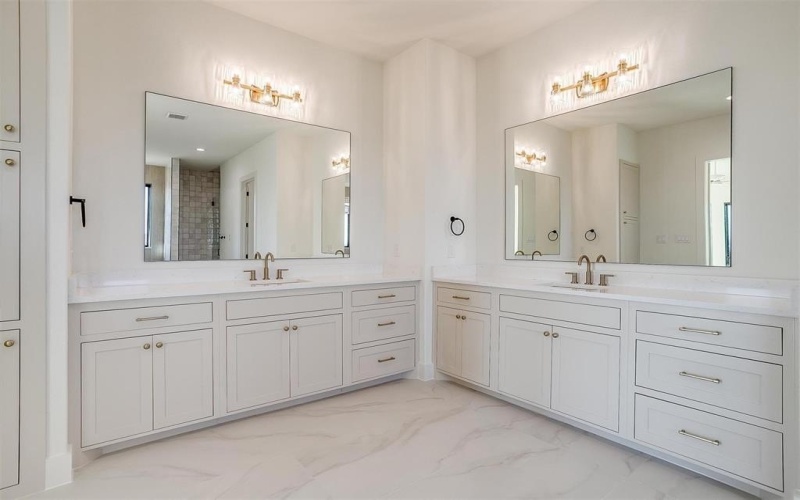 2030 Verona Drive, Weatherford, TX 76087, 4 Bedrooms Bedrooms, ,3 BathroomsBathrooms,Residential,For Sale,2030 Verona Drive,20878107