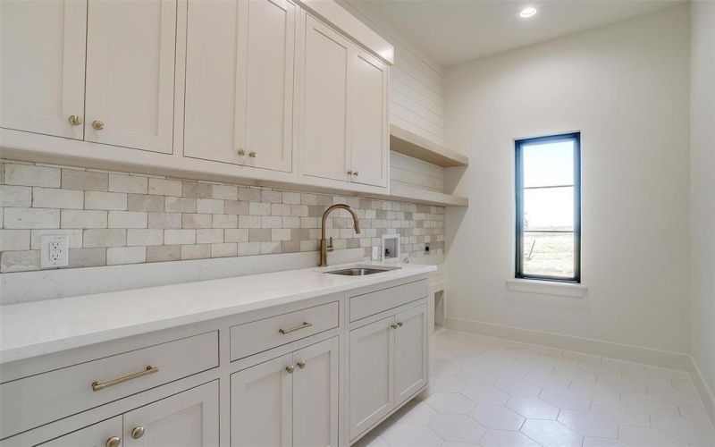 2030 Verona Drive, Weatherford, TX 76087, 4 Bedrooms Bedrooms, ,3 BathroomsBathrooms,Residential,For Sale,2030 Verona Drive,20878107