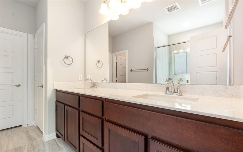 2605 Glasgow Drive, Denton, TX 76207, 4 Habitaciones Habitaciones , ,3 BañosBaños,Residential,En Venta,2605 Glasgow Drive,20880175