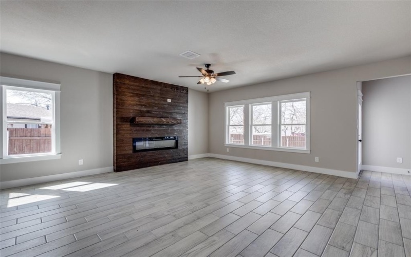 1508 Dale Drive, Arlington, TX 76010, 4 Bedrooms Bedrooms, ,3 BathroomsBathrooms,Residential,For Sale,1508 Dale Drive,20878290