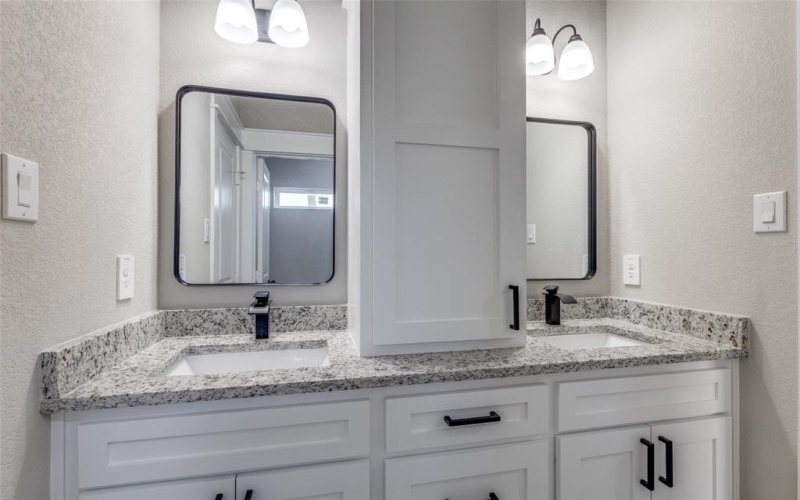 1508 Dale Drive, Arlington, TX 76010, 4 Bedrooms Bedrooms, ,3 BathroomsBathrooms,Residential,For Sale,1508 Dale Drive,20878290