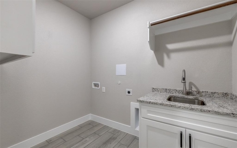 1508 Dale Drive, Arlington, TX 76010, 4 Bedrooms Bedrooms, ,3 BathroomsBathrooms,Residential,For Sale,1508 Dale Drive,20878290