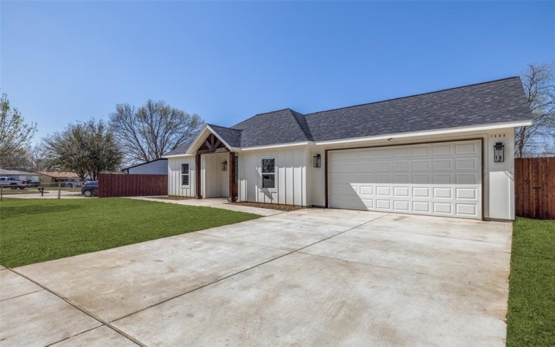 1508 Dale Drive, Arlington, TX 76010, 4 Bedrooms Bedrooms, ,3 BathroomsBathrooms,Residential,For Sale,1508 Dale Drive,20878290