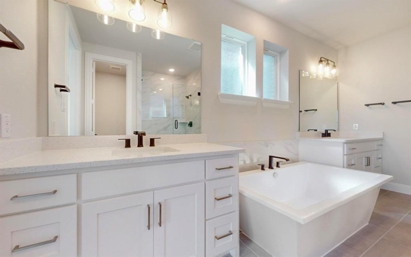 2212 Fairwater Mews, Rowlett, TX 75088, 4 Bedrooms Bedrooms, ,3 BathroomsBathrooms,Residential,For Sale,2212 Fairwater Mews,20880361