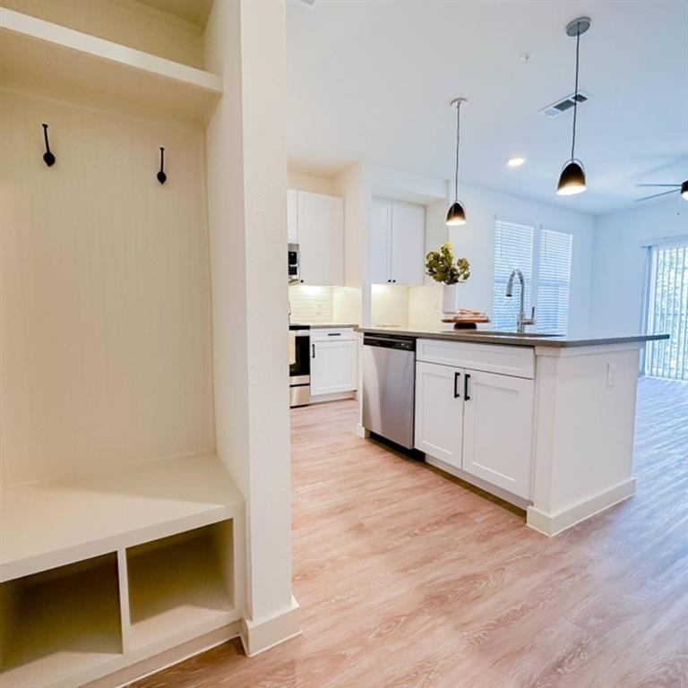 501 N Ewing Avenue #s, Dallas, TX 75203, ,1 BathroomBathrooms,Residential Lease,For Rent,501 N Ewing Avenue,20880416