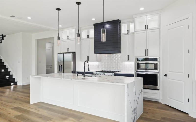 2407 Gooch Street, Dallas, TX 75241, 5 Habitaciones Habitaciones , ,6 BañosBaños,Residential,En Venta,2407 Gooch Street,20878456