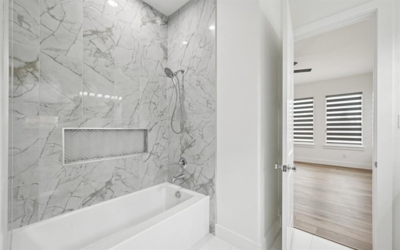 2407 Gooch Street, Dallas, TX 75241, 5 Habitaciones Habitaciones , ,6 BañosBaños,Residential,En Venta,2407 Gooch Street,20878456