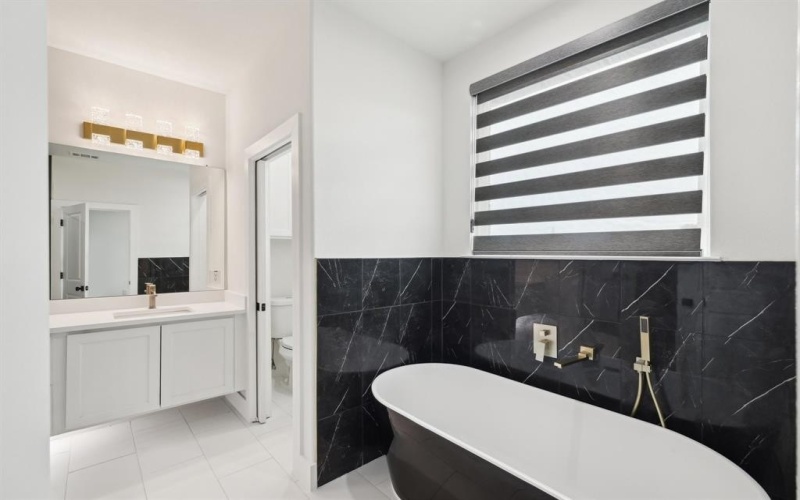 2407 Gooch Street, Dallas, TX 75241, 5 Habitaciones Habitaciones , ,6 BañosBaños,Residential,En Venta,2407 Gooch Street,20878456