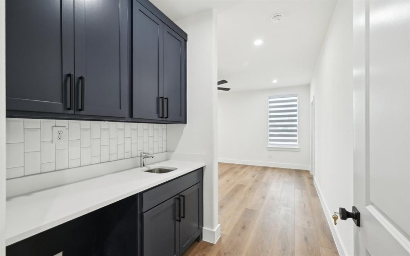2407 Gooch Street, Dallas, TX 75241, 5 Habitaciones Habitaciones , ,6 BañosBaños,Residential,En Venta,2407 Gooch Street,20878456