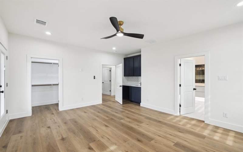2407 Gooch Street, Dallas, TX 75241, 5 Habitaciones Habitaciones , ,6 BañosBaños,Residential,En Venta,2407 Gooch Street,20878456