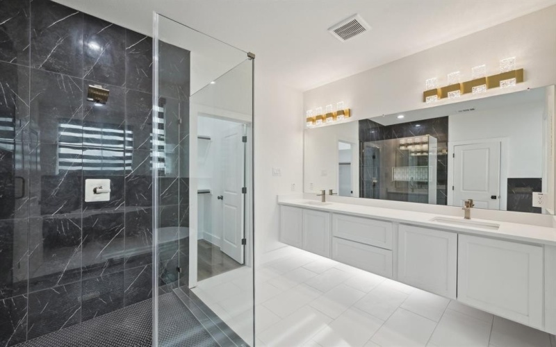 2407 Gooch Street, Dallas, TX 75241, 5 Habitaciones Habitaciones , ,6 BañosBaños,Residential,En Venta,2407 Gooch Street,20878456