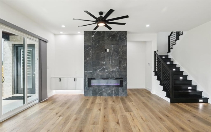 2407 Gooch Street, Dallas, TX 75241, 5 Habitaciones Habitaciones , ,6 BañosBaños,Residential,En Venta,2407 Gooch Street,20878456