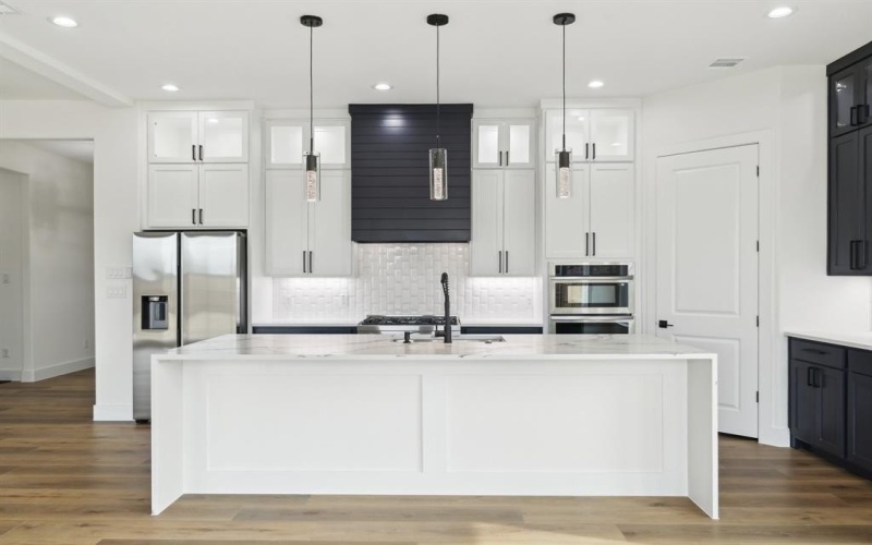 2407 Gooch Street, Dallas, TX 75241, 5 Habitaciones Habitaciones , ,6 BañosBaños,Residential,En Venta,2407 Gooch Street,20878456