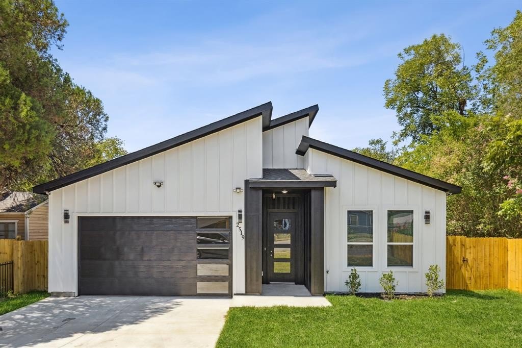 2519 E Overton Road, Dallas, TX 75216, 4 Habitaciones Habitaciones , ,2 BañosBaños,Residential Lease,En Alquiler,2519 E Overton Road,20878492