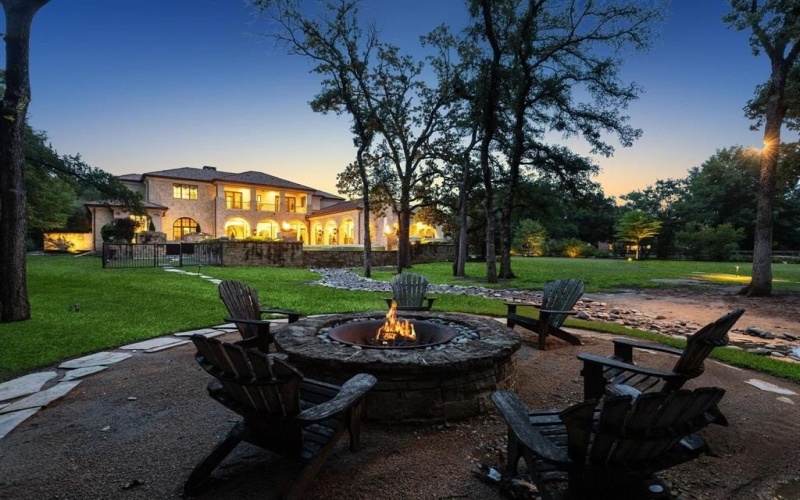 690 S Peytonville Avenue, Southlake, TX 76092, 5 Bedrooms Bedrooms, ,6 BathroomsBathrooms,Residential,For Sale,690 S Peytonville Avenue,20878672