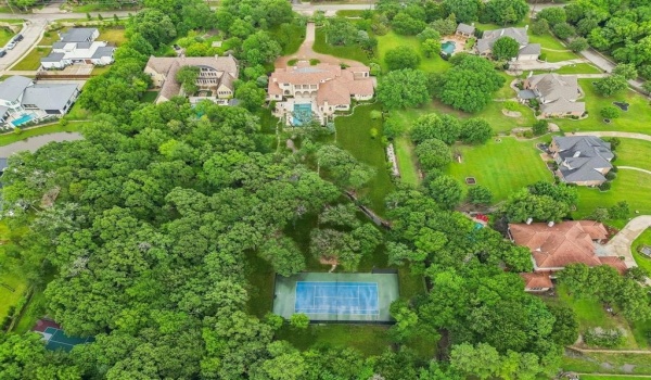 690 S Peytonville Avenue, Southlake, TX 76092, 5 Bedrooms Bedrooms, ,6 BathroomsBathrooms,Residential,For Sale,690 S Peytonville Avenue,20878672