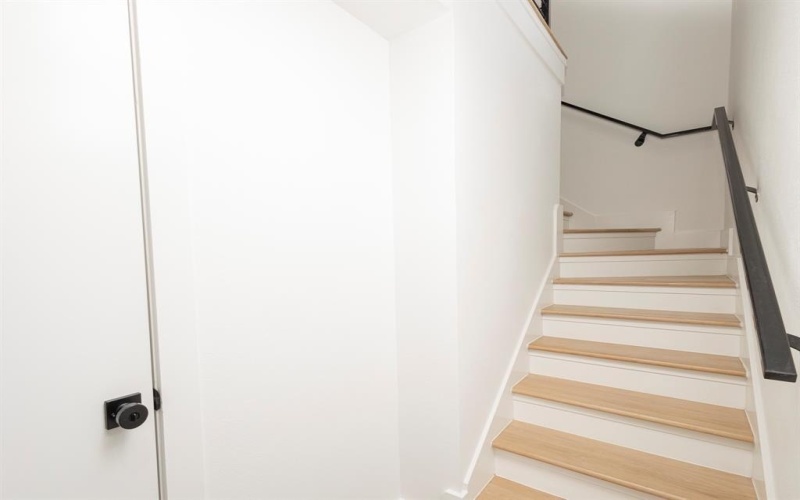 1612 Grigsby Avenue #102, Dallas, TX 75204, 2 Bedrooms Bedrooms, ,2 BathroomsBathrooms,Residential Lease,For Rent,1612 Grigsby Avenue,20879233