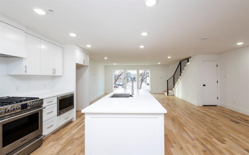 1612 Grigsby Avenue #102, Dallas, TX 75204, 2 Bedrooms Bedrooms, ,2 BathroomsBathrooms,Residential Lease,For Rent,1612 Grigsby Avenue,20879233