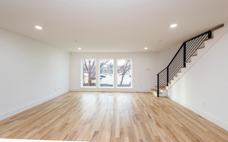 1612 Grigsby Avenue #102, Dallas, TX 75204, 2 Bedrooms Bedrooms, ,2 BathroomsBathrooms,Residential Lease,For Rent,1612 Grigsby Avenue,20879233