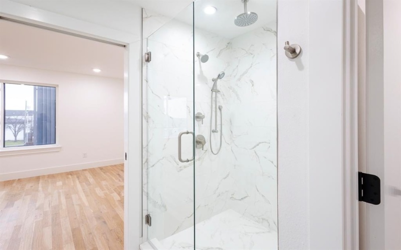 1612 Grigsby Avenue #102, Dallas, TX 75204, 2 Bedrooms Bedrooms, ,2 BathroomsBathrooms,Residential Lease,For Rent,1612 Grigsby Avenue,20879233