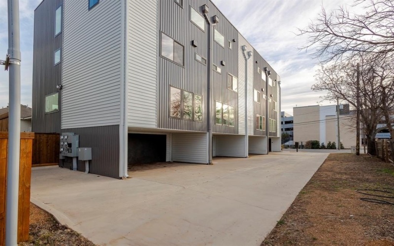 1612 Grigsby Avenue #102, Dallas, TX 75204, 2 Bedrooms Bedrooms, ,2 BathroomsBathrooms,Residential Lease,For Rent,1612 Grigsby Avenue,20879233