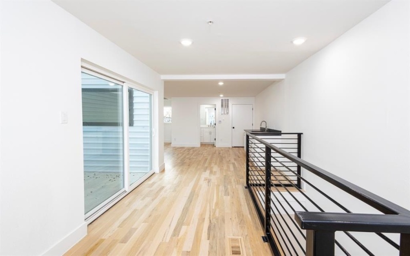 1612 Grigsby Avenue #102, Dallas, TX 75204, 2 Bedrooms Bedrooms, ,2 BathroomsBathrooms,Residential Lease,For Rent,1612 Grigsby Avenue,20879233