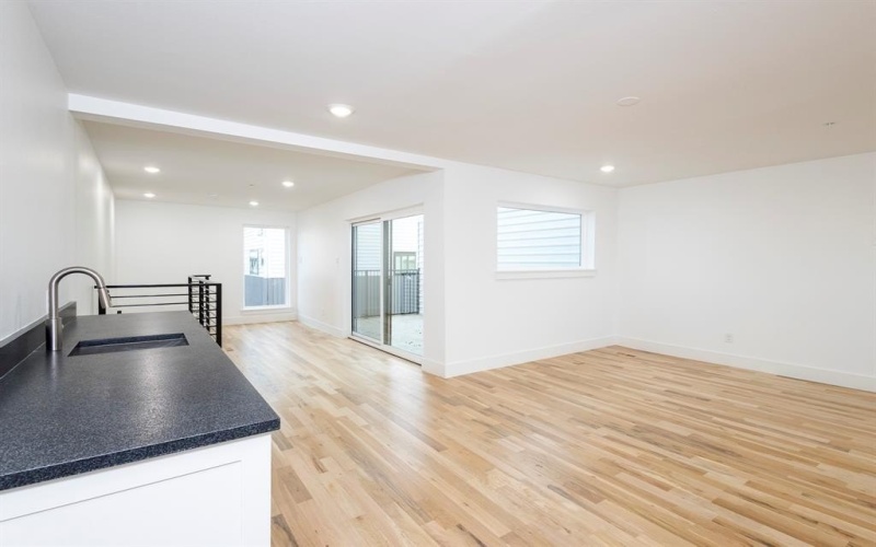 1612 Grigsby Avenue #102, Dallas, TX 75204, 2 Bedrooms Bedrooms, ,2 BathroomsBathrooms,Residential Lease,For Rent,1612 Grigsby Avenue,20879233