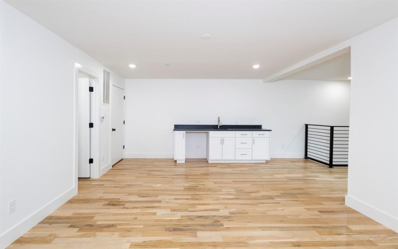 1612 Grigsby Avenue #102, Dallas, TX 75204, 2 Bedrooms Bedrooms, ,2 BathroomsBathrooms,Residential Lease,For Rent,1612 Grigsby Avenue,20879233