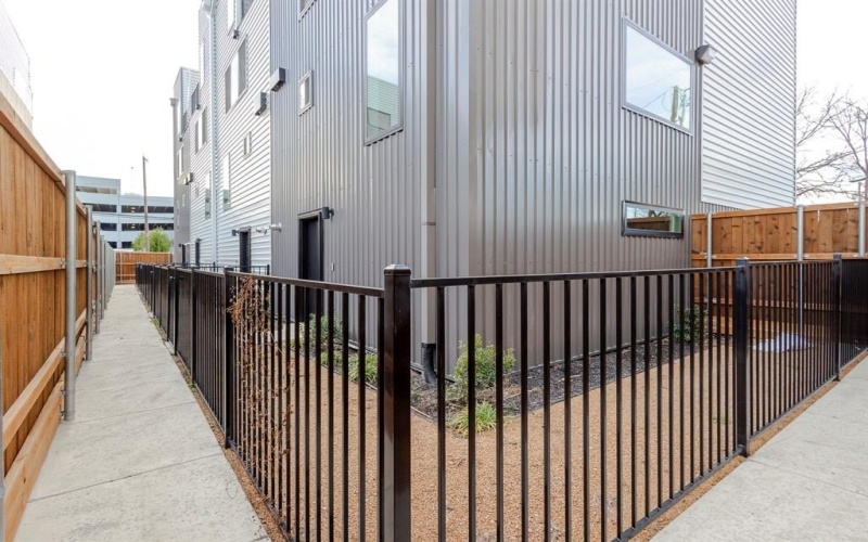 1612 Grigsby Avenue #102, Dallas, TX 75204, 2 Bedrooms Bedrooms, ,2 BathroomsBathrooms,Residential Lease,For Rent,1612 Grigsby Avenue,20879233