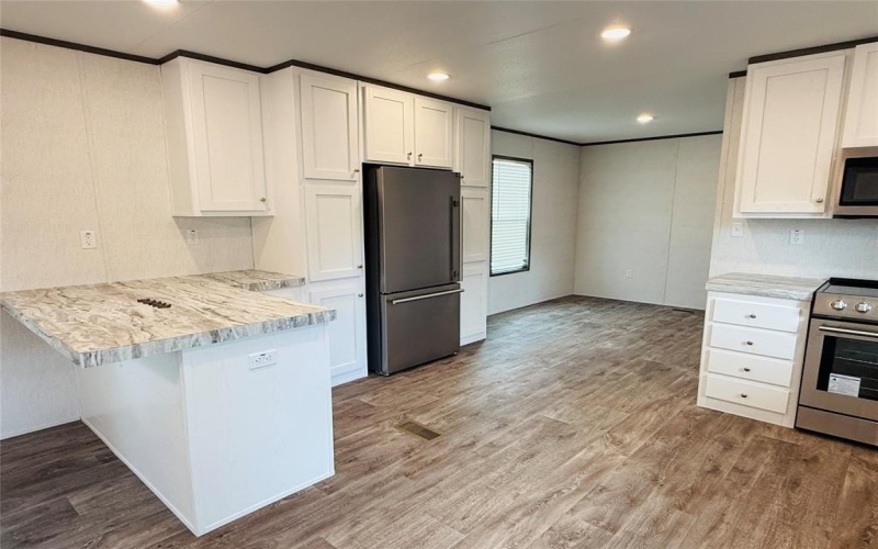 3003 Elmwood Drive, Granbury, TX 76048, 3 Bedrooms Bedrooms, ,2 BathroomsBathrooms,Residential,For Sale,3003 Elmwood Drive,20877208