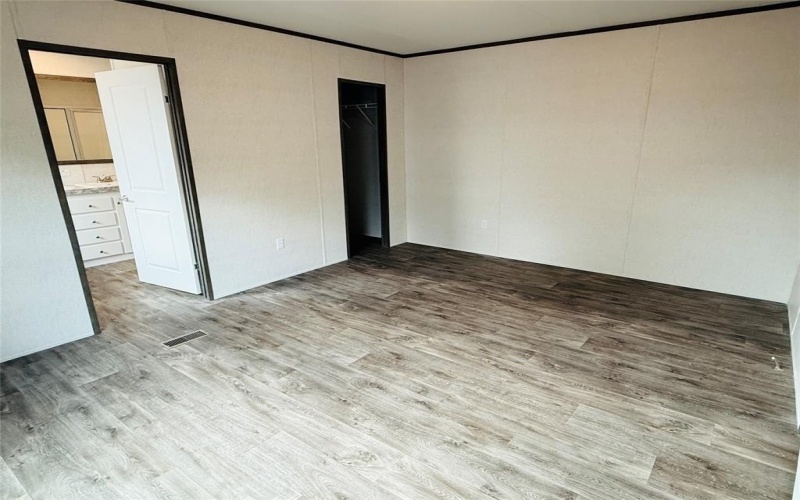 3003 Elmwood Drive, Granbury, TX 76048, 3 Bedrooms Bedrooms, ,2 BathroomsBathrooms,Residential,For Sale,3003 Elmwood Drive,20877208