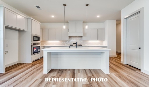 6912 Crystal Springs Drive, McKinney, TX 75070, 3 Bedrooms Bedrooms, ,3 BathroomsBathrooms,Residential,For Sale,6912 Crystal Springs Drive,20879399