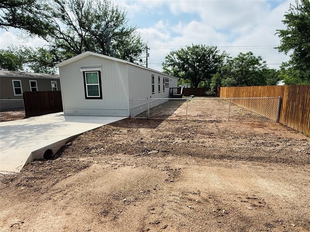 3005 Elmwood Drive, Granbury, TX 76048, 3 Habitaciones Habitaciones , ,2 BañosBaños,Residential,En Venta,3005 Elmwood Drive,20877258