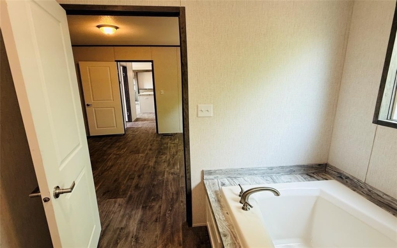3005 Elmwood Drive, Granbury, TX 76048, 3 Habitaciones Habitaciones , ,2 BañosBaños,Residential,En Venta,3005 Elmwood Drive,20877258