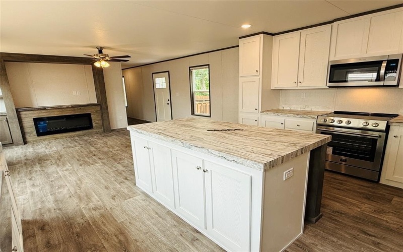 3005 Elmwood Drive, Granbury, TX 76048, 3 Habitaciones Habitaciones , ,2 BañosBaños,Residential,En Venta,3005 Elmwood Drive,20877258